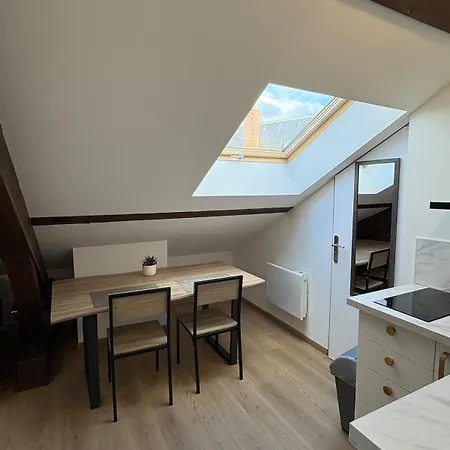 002 4 Nations-gare Apartment *